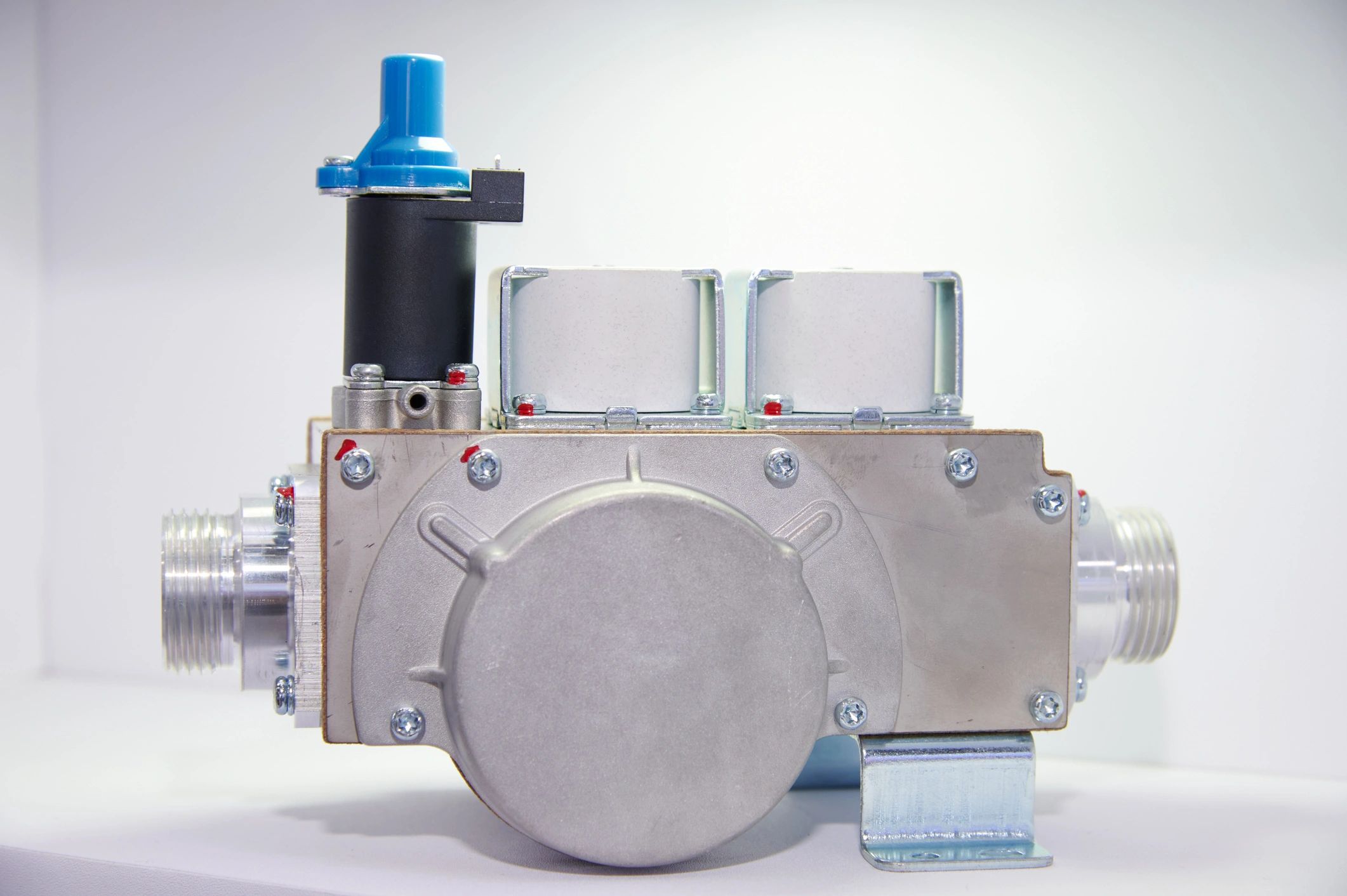 Gas valve and regulator components